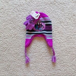 [SOLD] Disney’s Descendants Winter Hat and Gloves